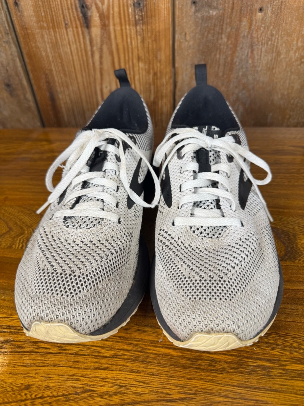 Brooks Revel 5 Women’s running shoes size 9 black white - Picture 2 of 9